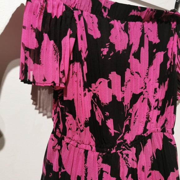 Joseph Ribkoff Belted Pink Black Floral Pleated Medium Dress - Picture 3 of 7